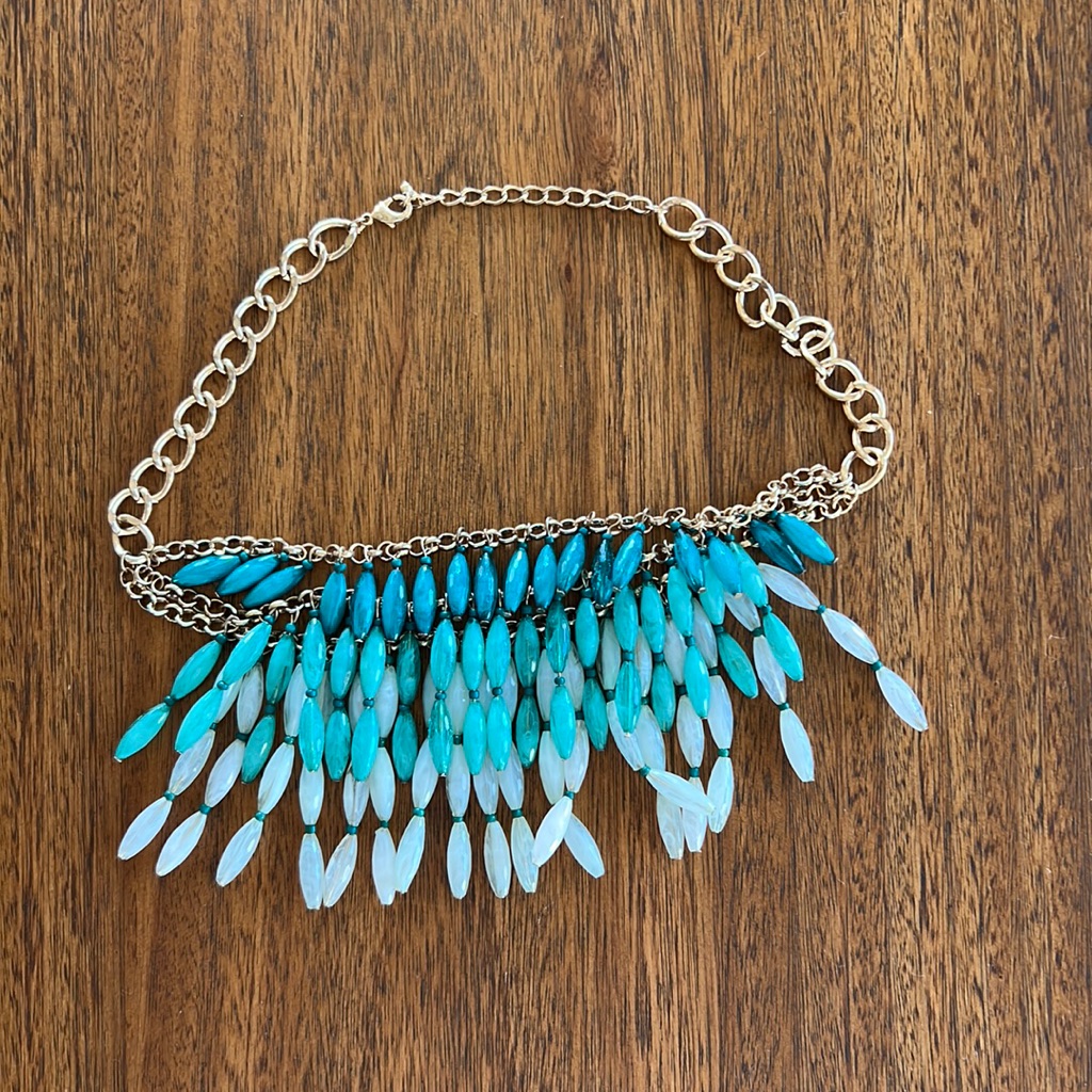 510 Teal Sea Green Chunky Necklace 5$